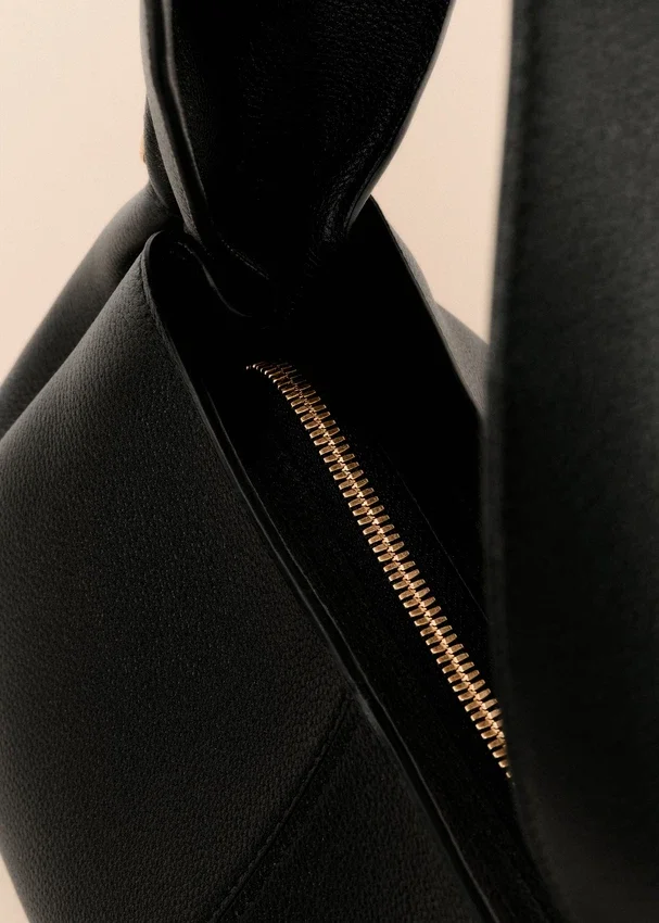 Numéro Neuf East West Edition Textured Black