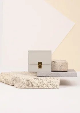 Numéro Sept Wallet Edition Textured Chalk