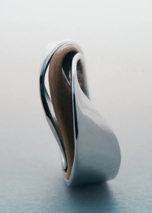 Ormé Ring Edition Silver in rhodium with Taupe Leather
