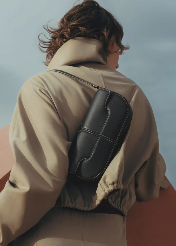 Osmo Edition Smooth Black with Ecru Stitching