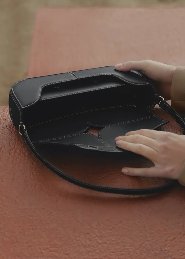 Osmo Edition Smooth Black with Ecru Stitching